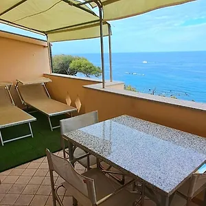 indipendent-apartment-with-a-spectacular-view.in-sardinia.net/
